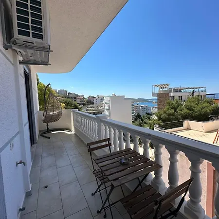 Sissy & Bros * Sarande