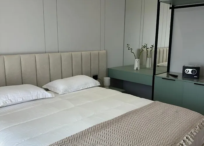 Sissy & Bros * Sarandë