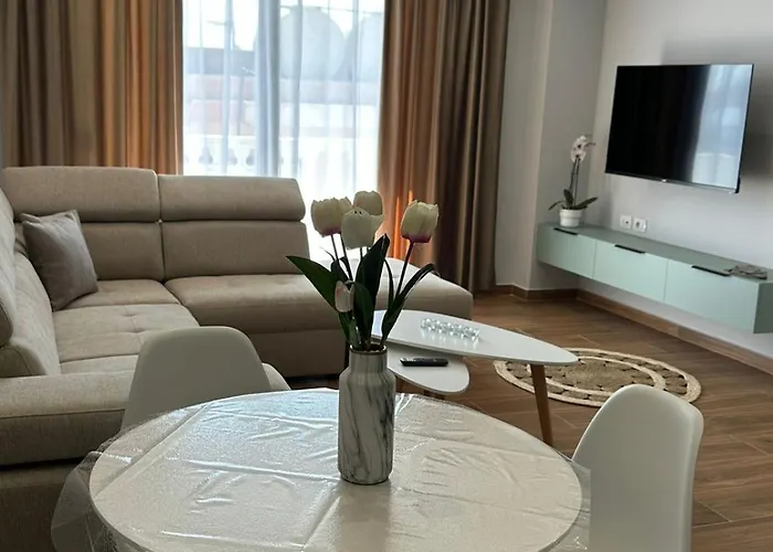 Sissy & Bros * Sarandë